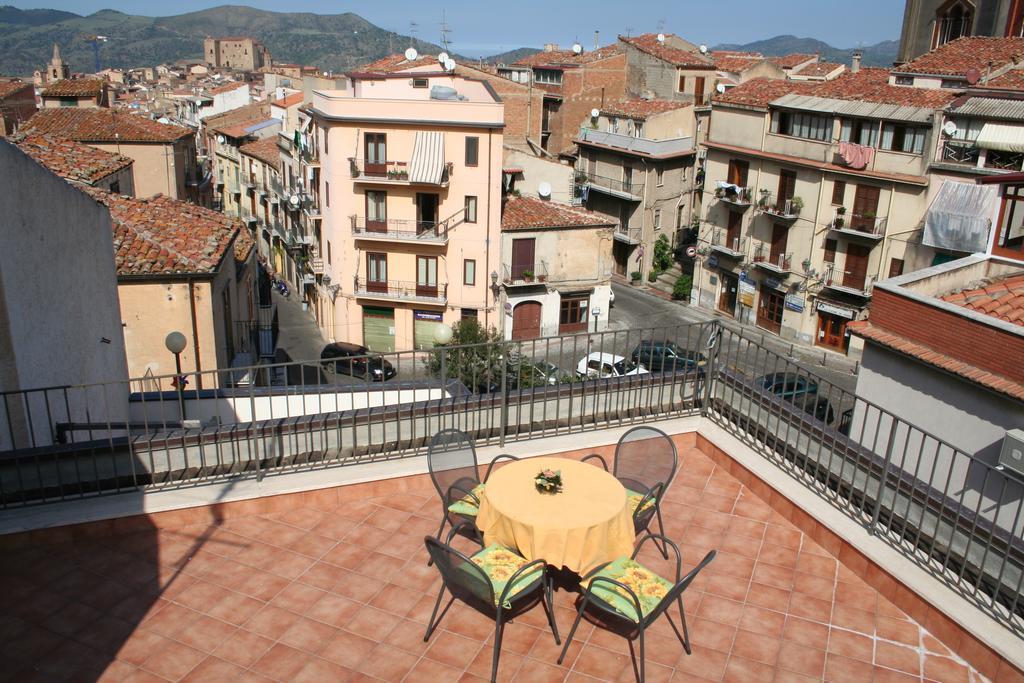 Case Spazioscena - Polimnia Castelbuono  Room photo